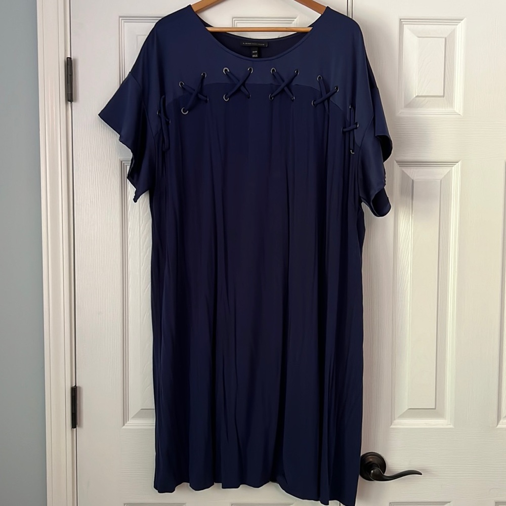 Navy flutter sleeve dress 22/24